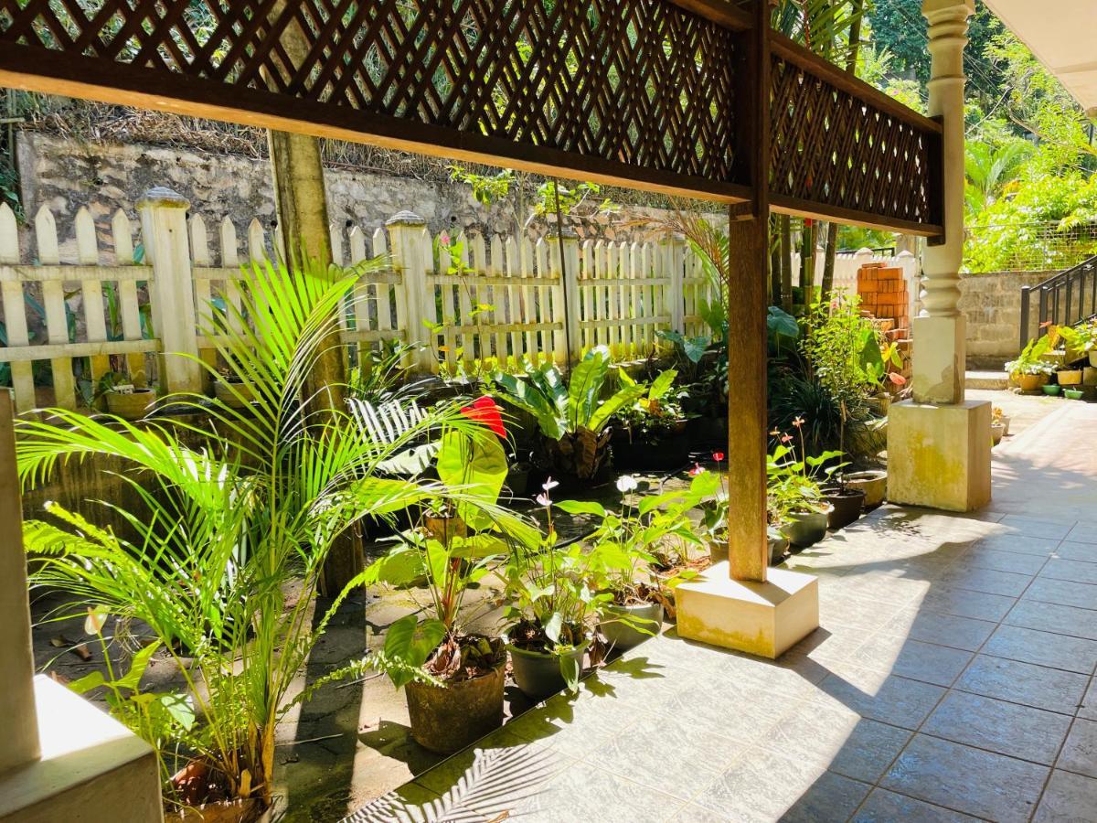 Unique Villa Kandy Exteriör bild
